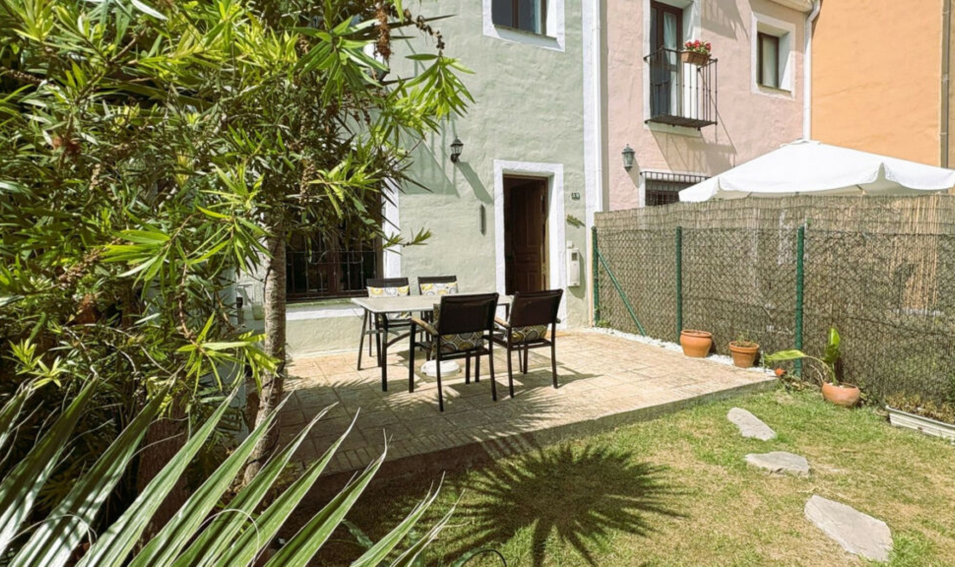 Resale - House -
Casares Playa