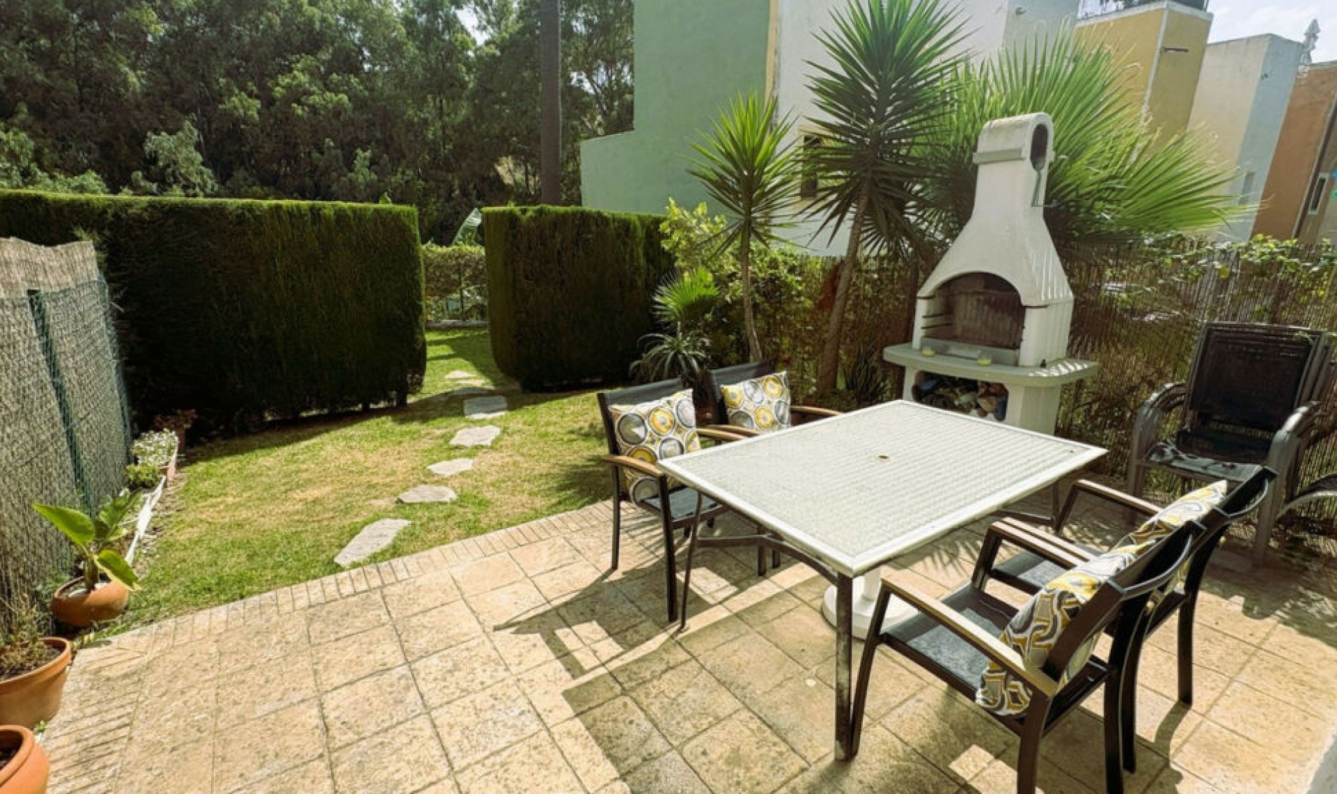 Resale - House -
Casares Playa