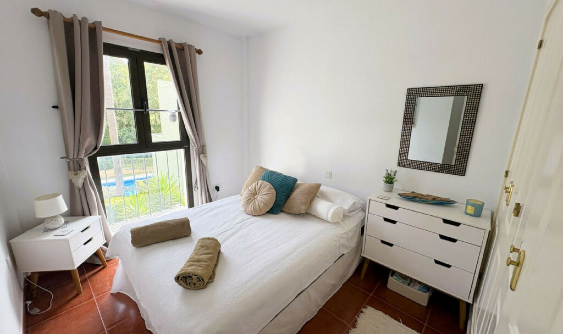 Resale - House -
Casares Playa