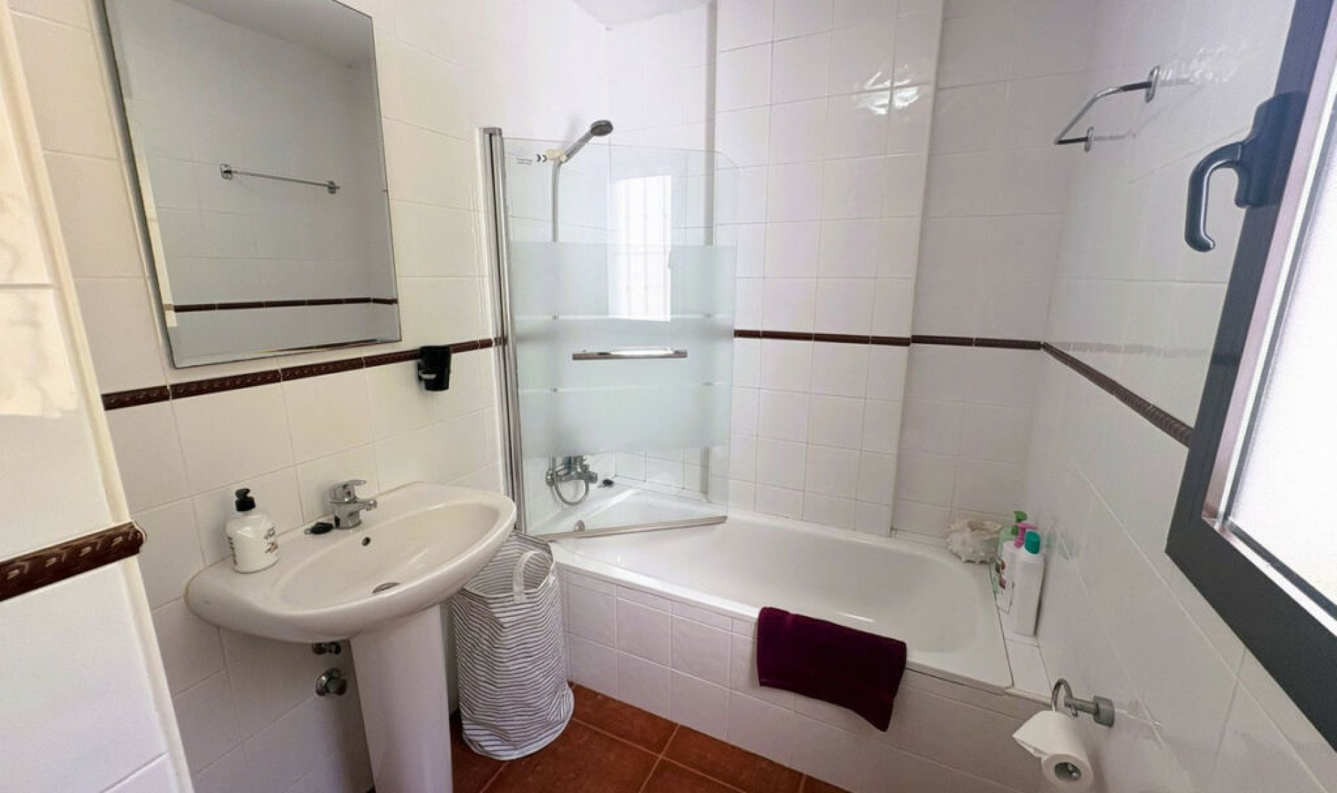 Resale - House -
Casares Playa