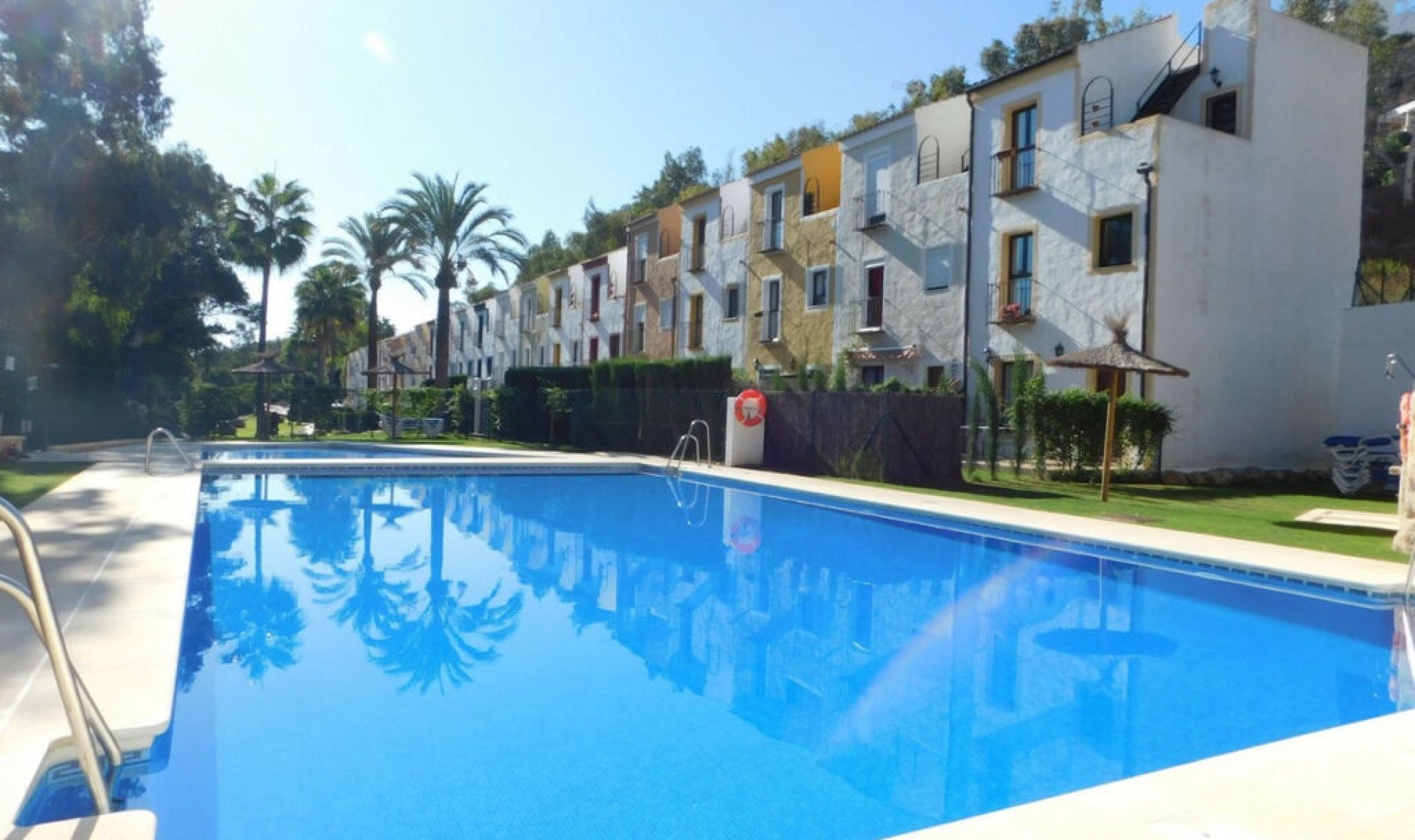 Resale - House -
Casares Playa