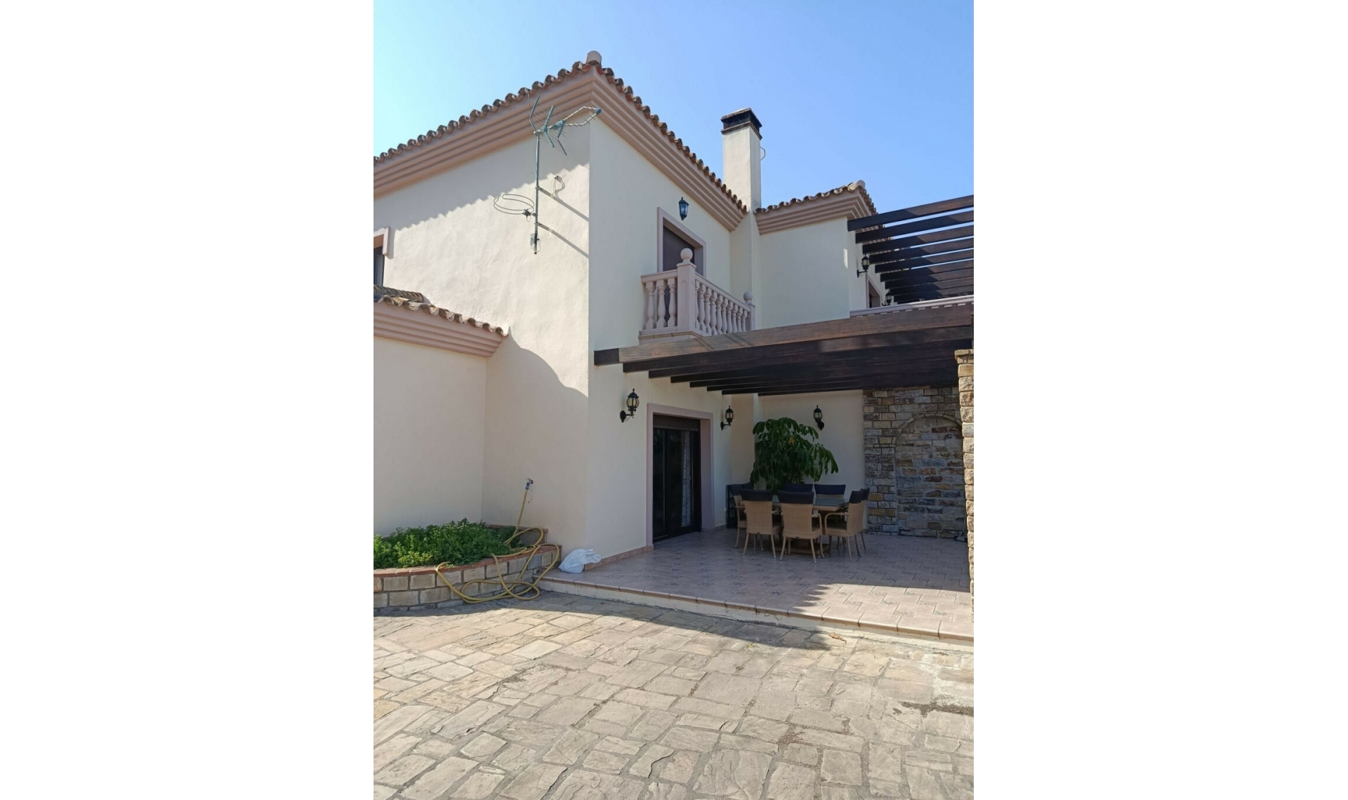 Resale - House -
Casares Playa