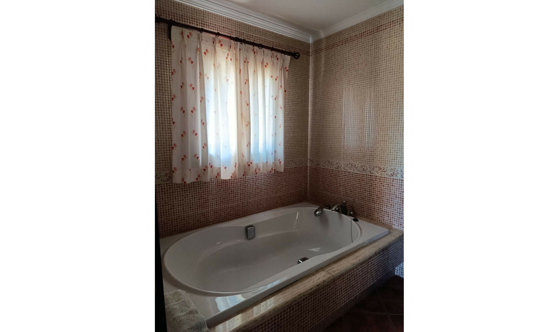 Resale - House -
Casares Playa