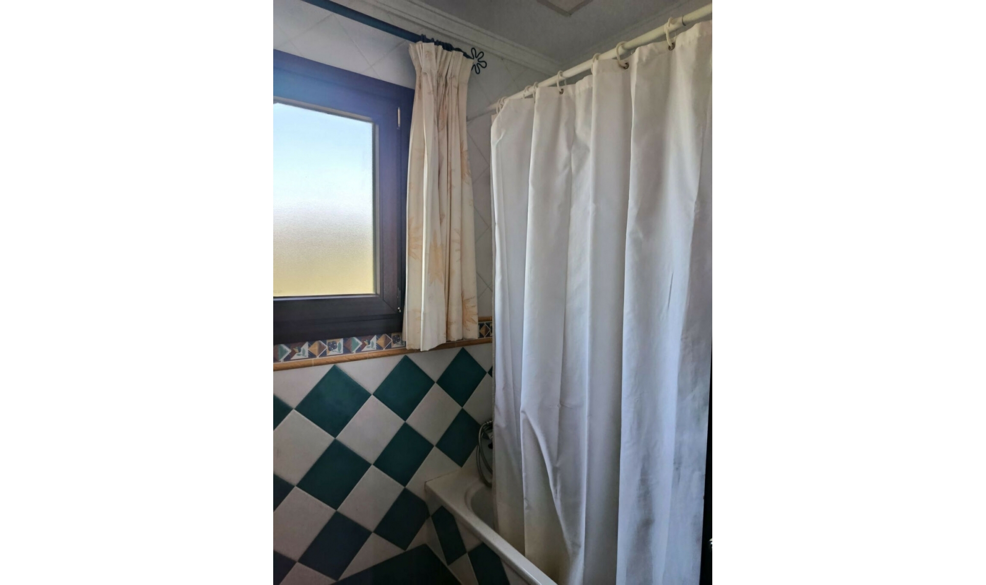 Resale - House -
Casares Playa