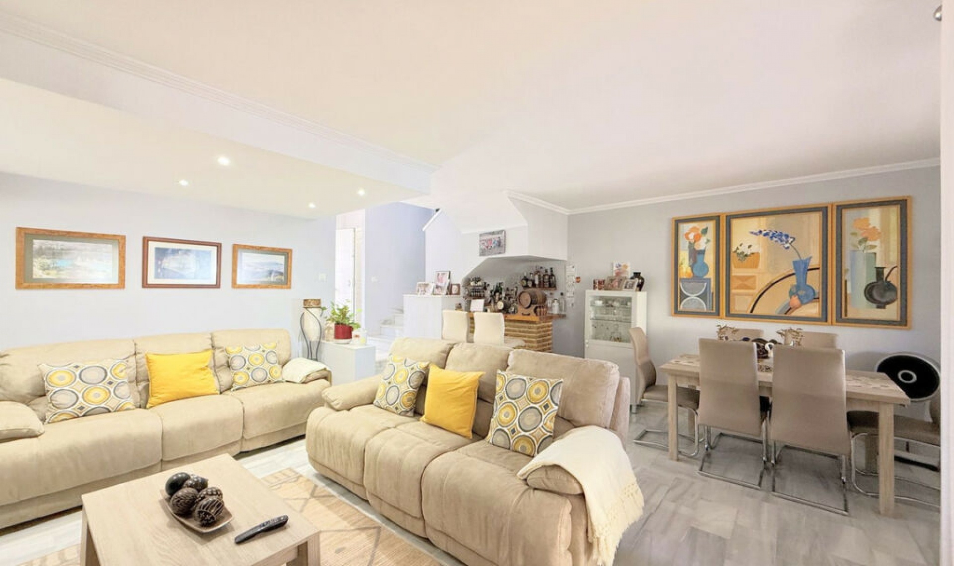 Resale - House -
Casares Playa