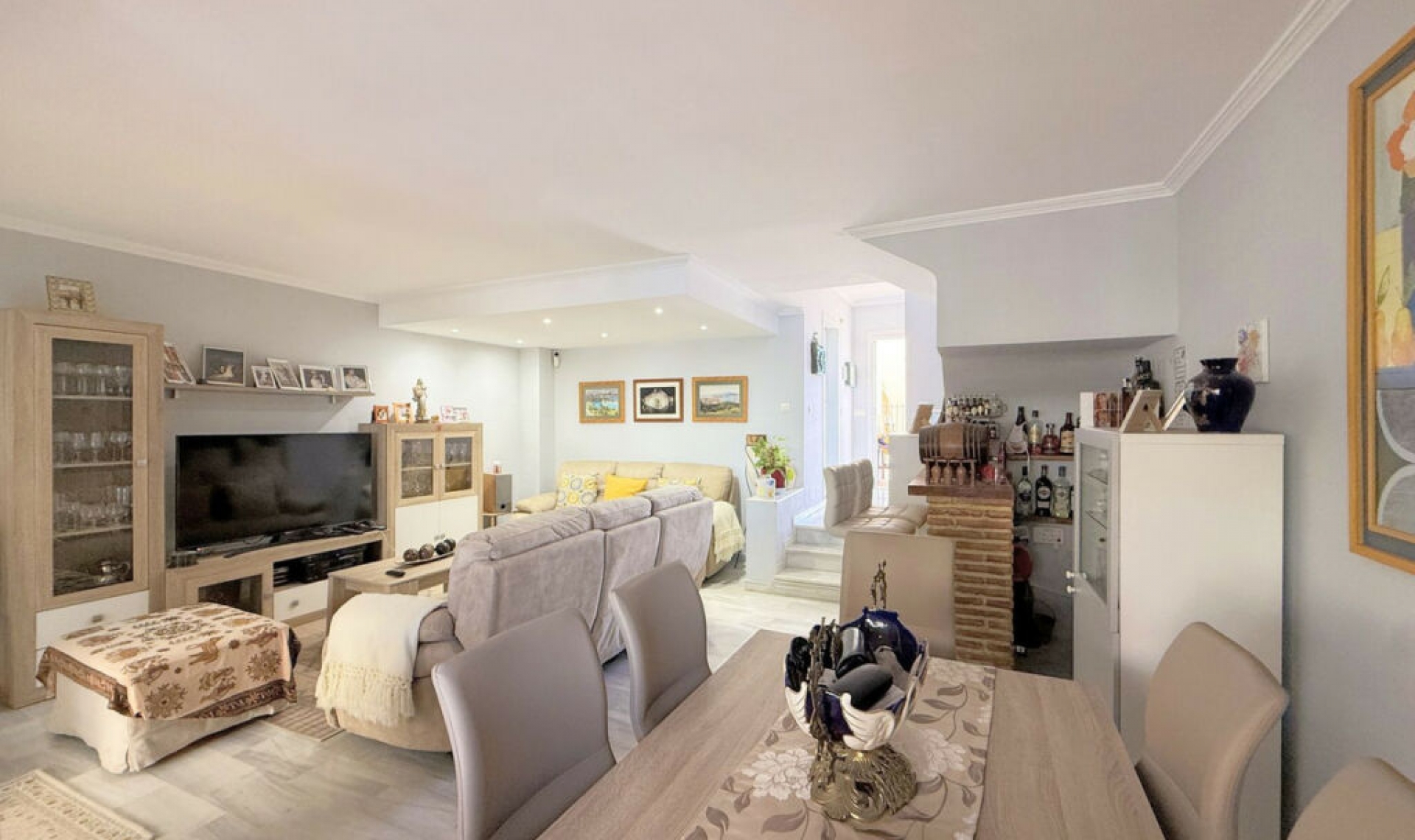 Resale - House -
Casares Playa