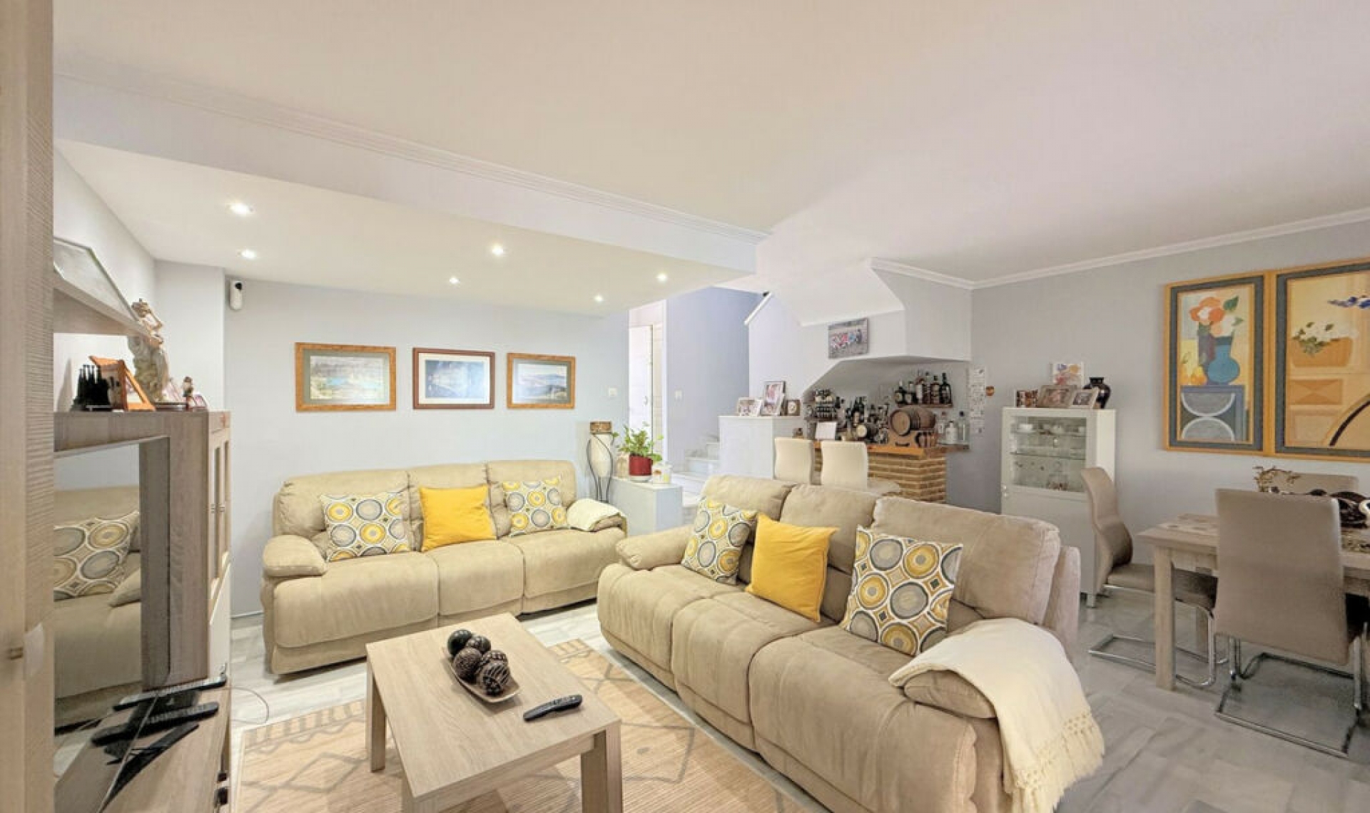 Resale - House -
Casares Playa