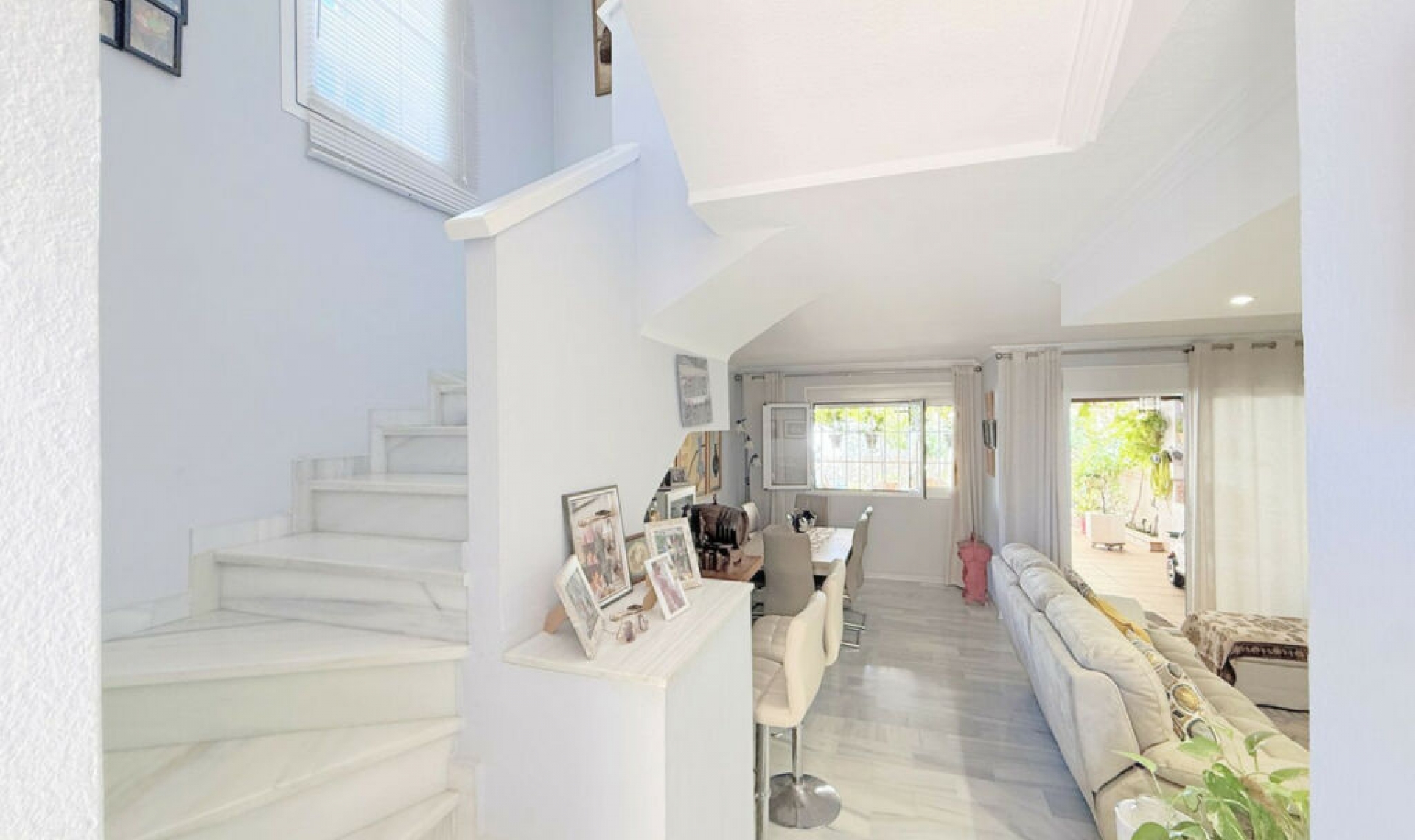 Resale - House -
Casares Playa