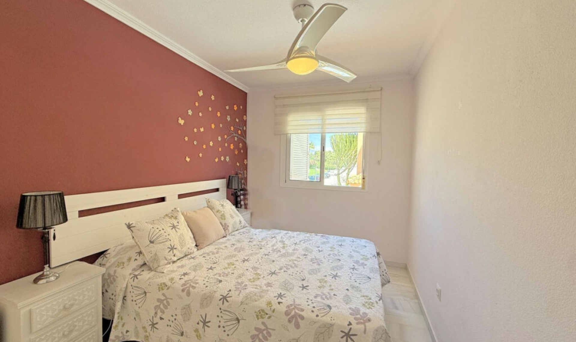 Resale - House -
Casares Playa