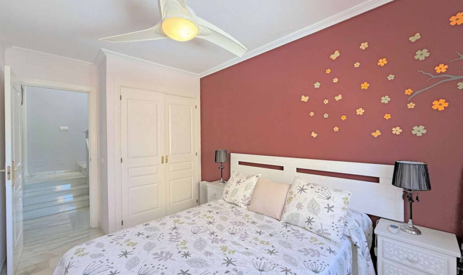 Resale - House -
Casares Playa