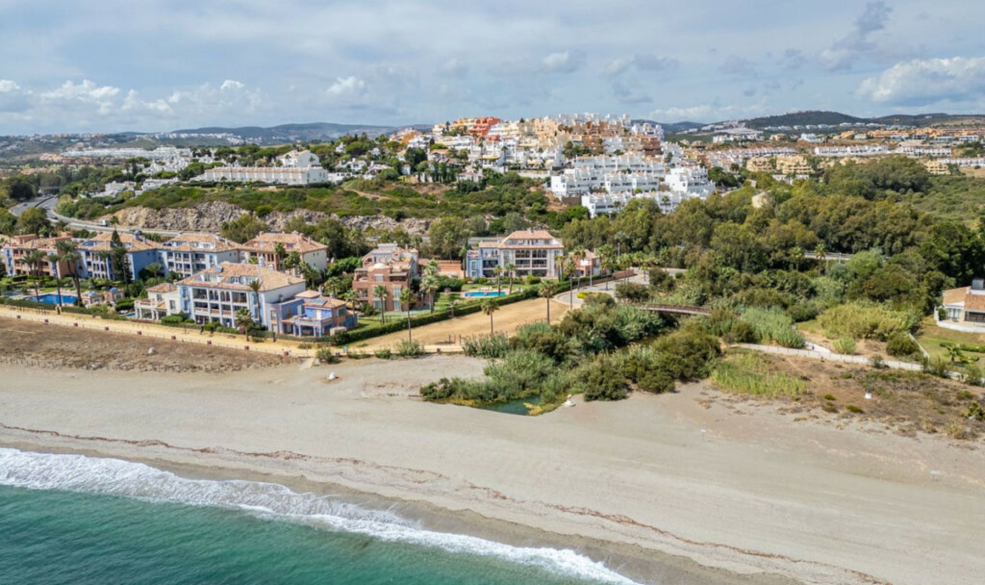 Resale - House -
Casares Playa