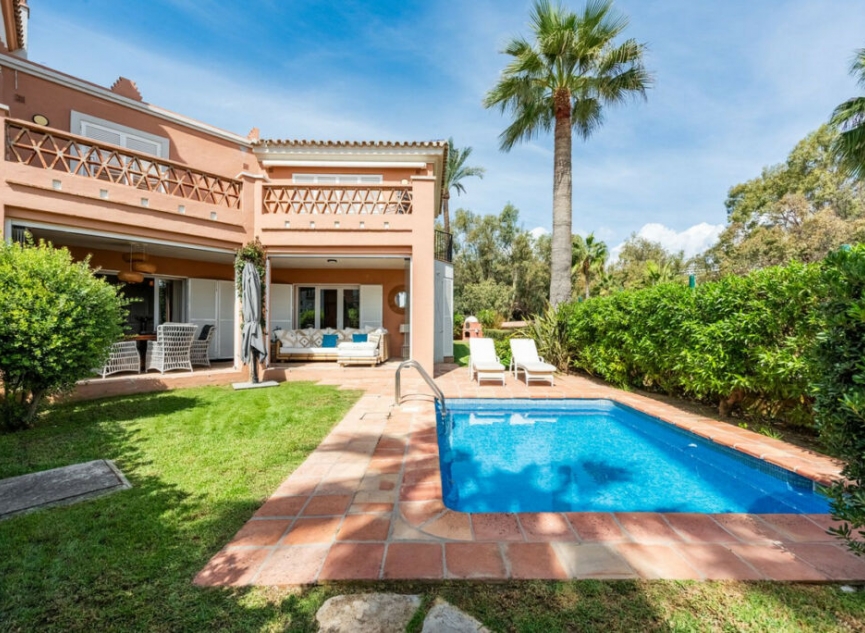 Resale - House -
Casares Playa