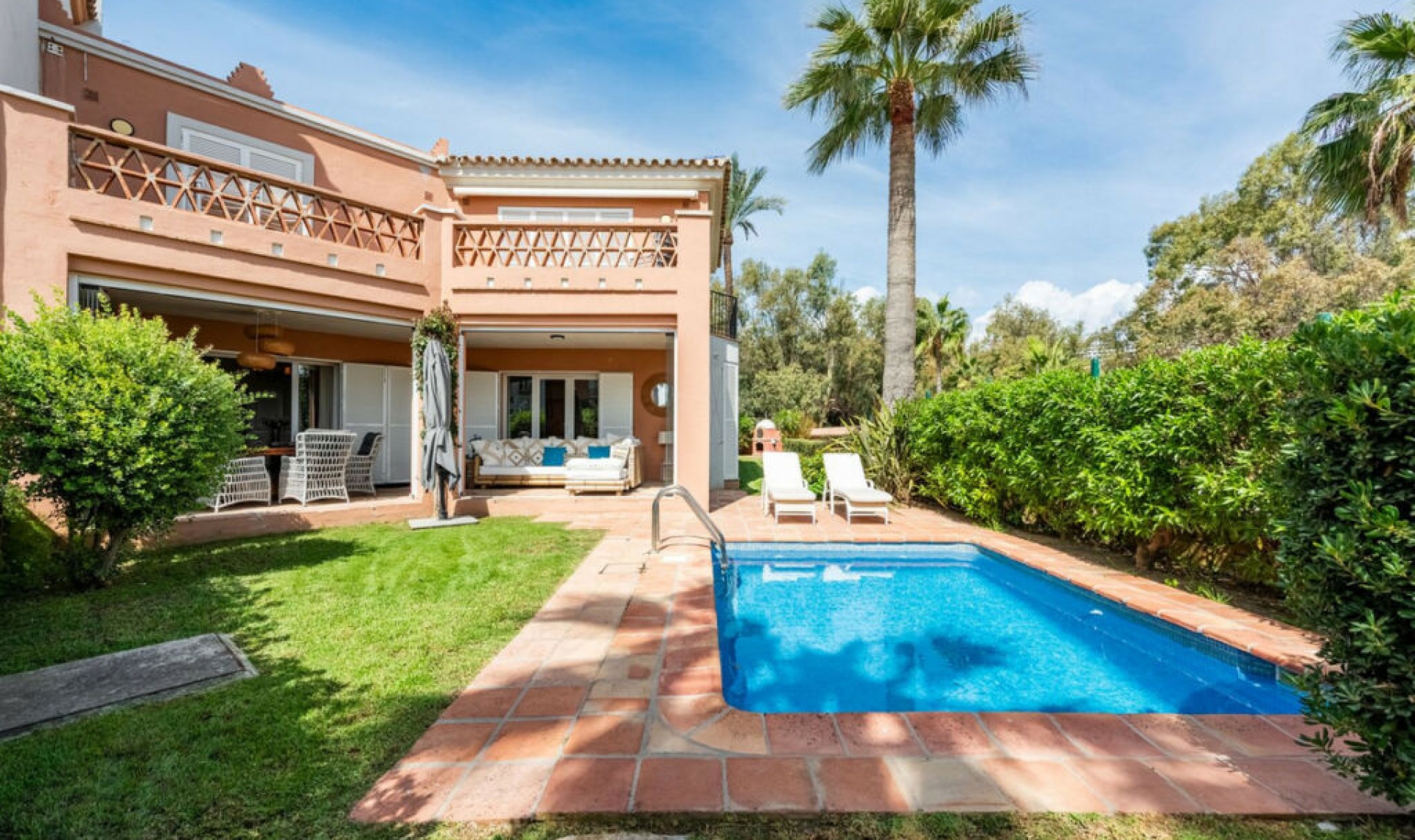 Resale - House -
Casares Playa