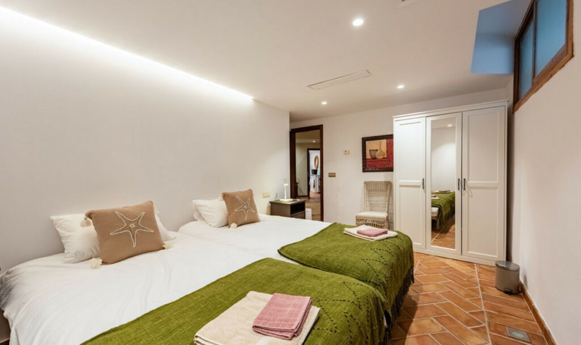 Resale - House -
Casares Playa