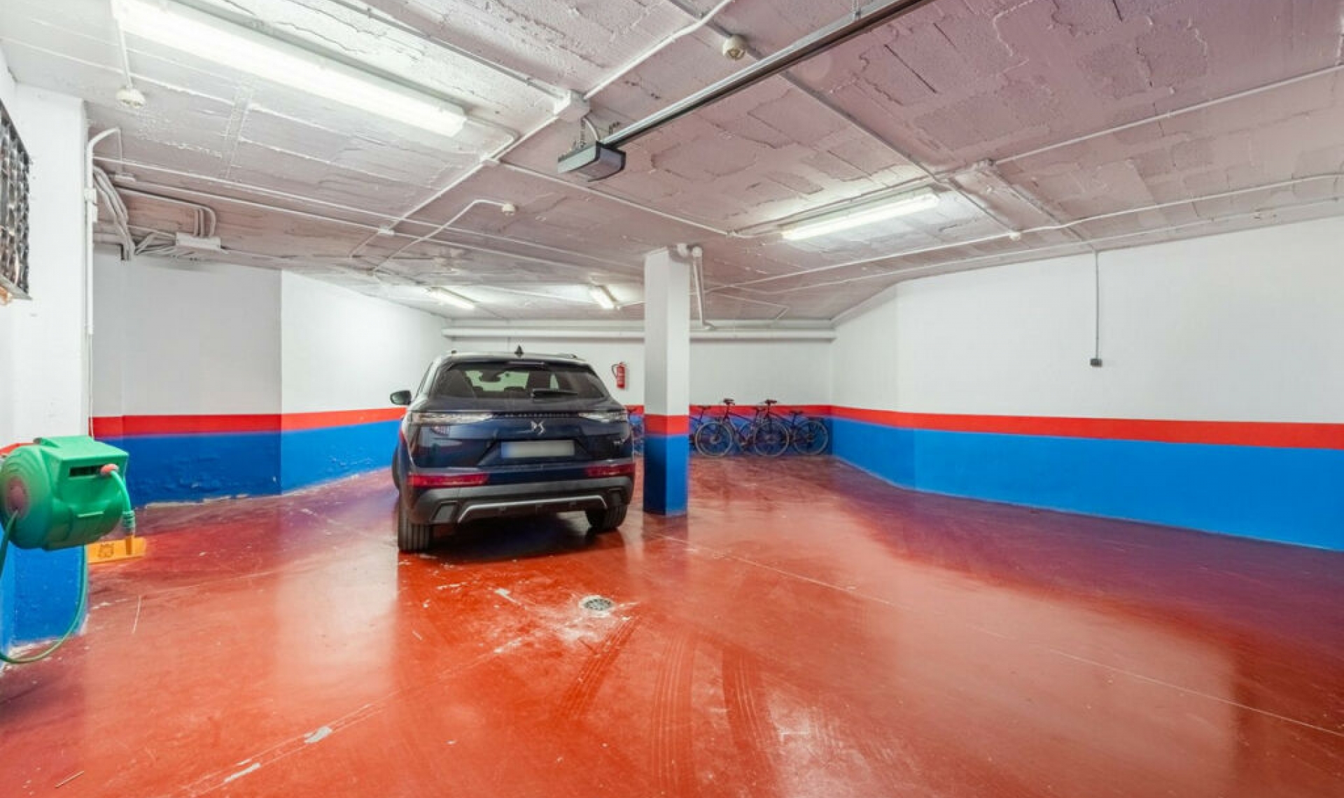 Resale - House -
Casares Playa