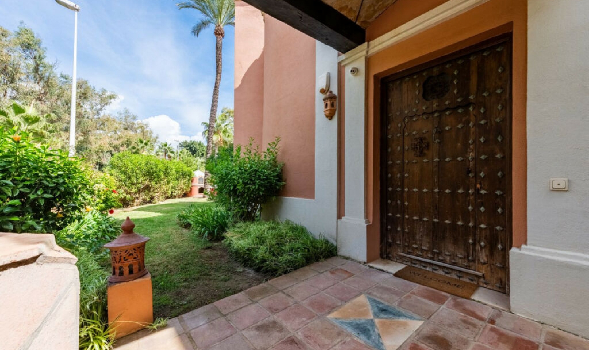 Resale - House -
Casares Playa