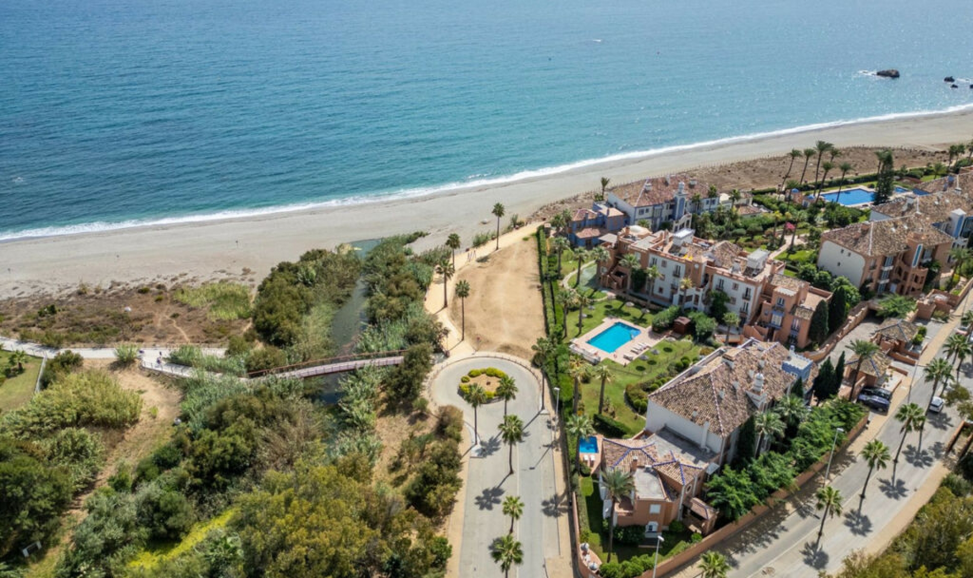 Resale - House -
Casares Playa