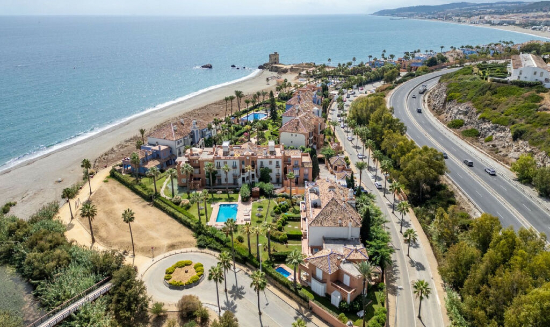 Resale - House -
Casares Playa