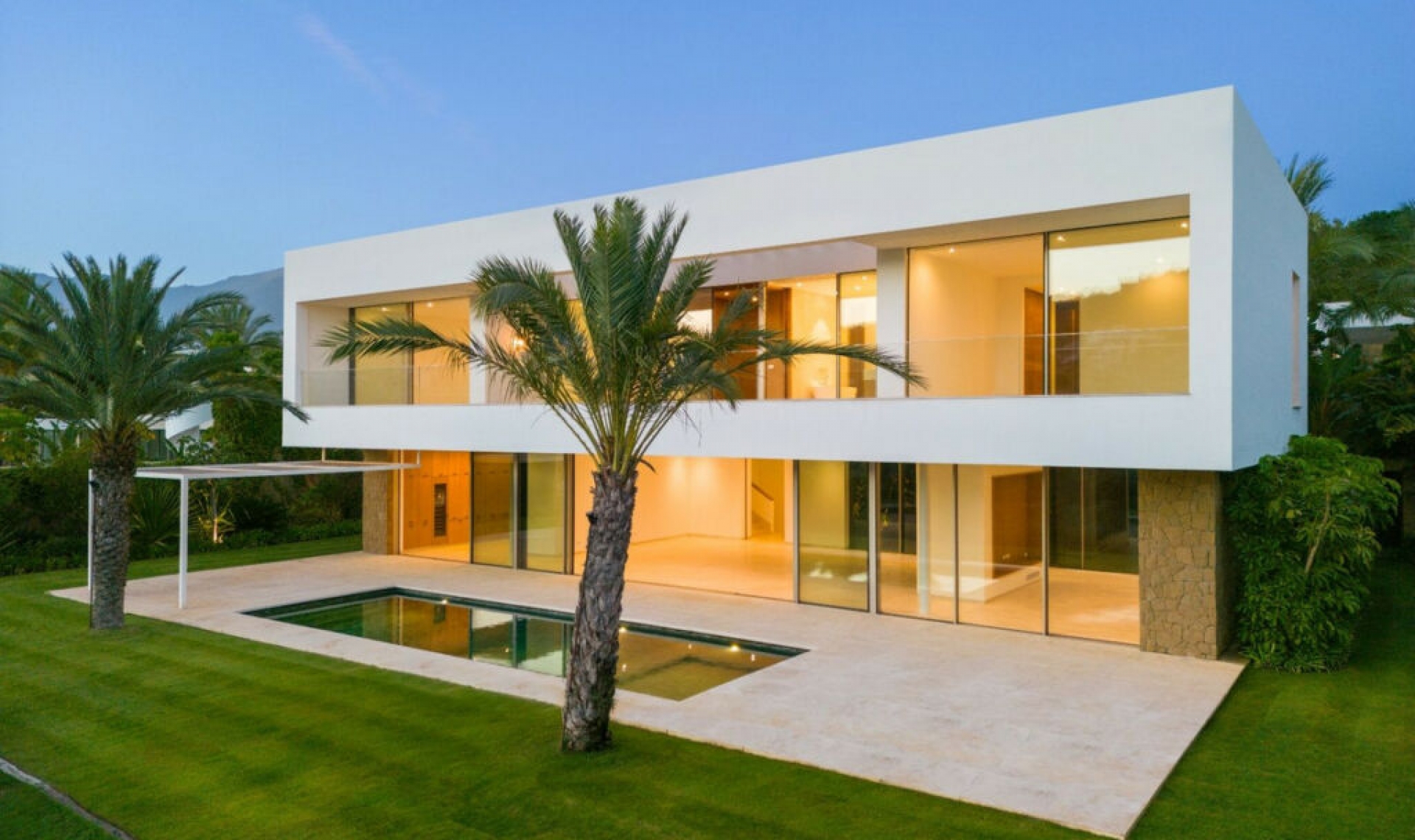 Resale - House -
Casares