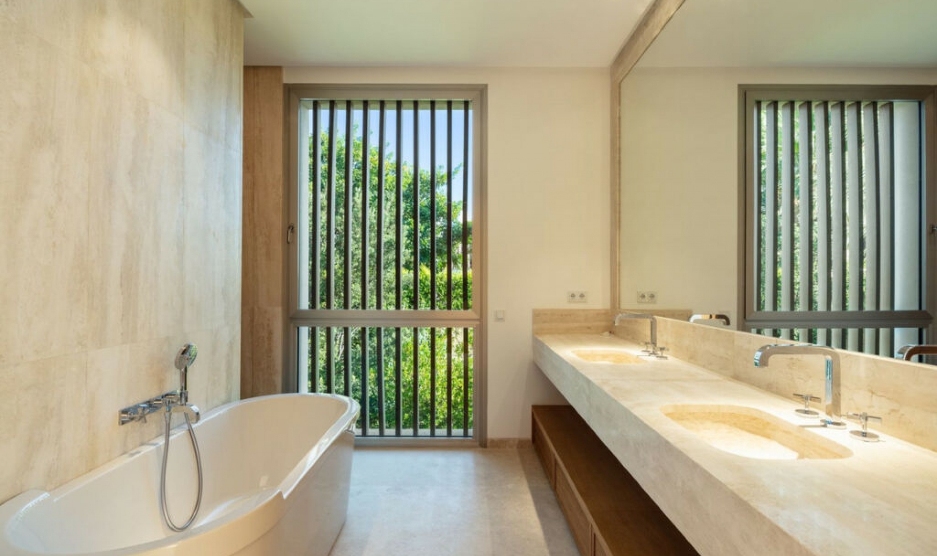 Resale - House -
Casares