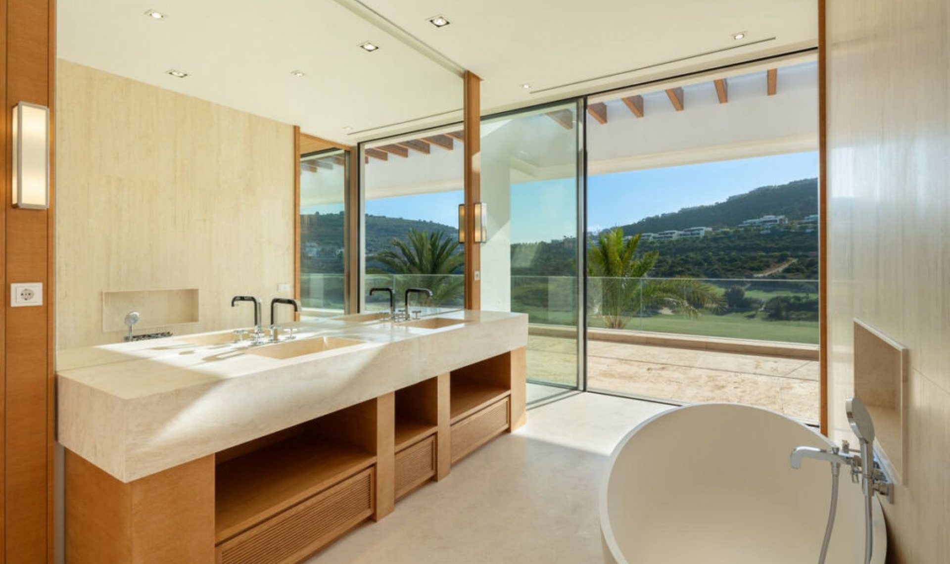 Resale - House -
Casares