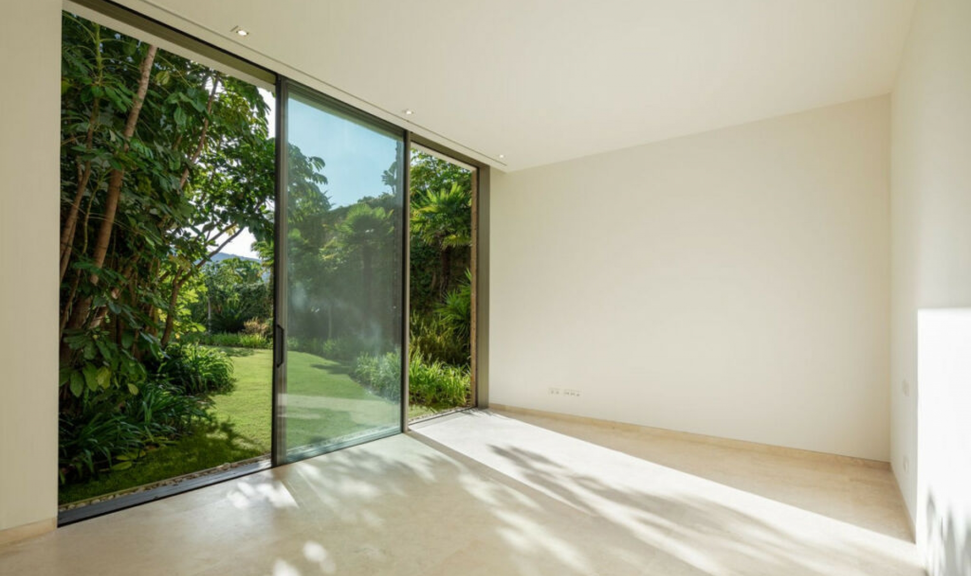 Resale - House -
Casares