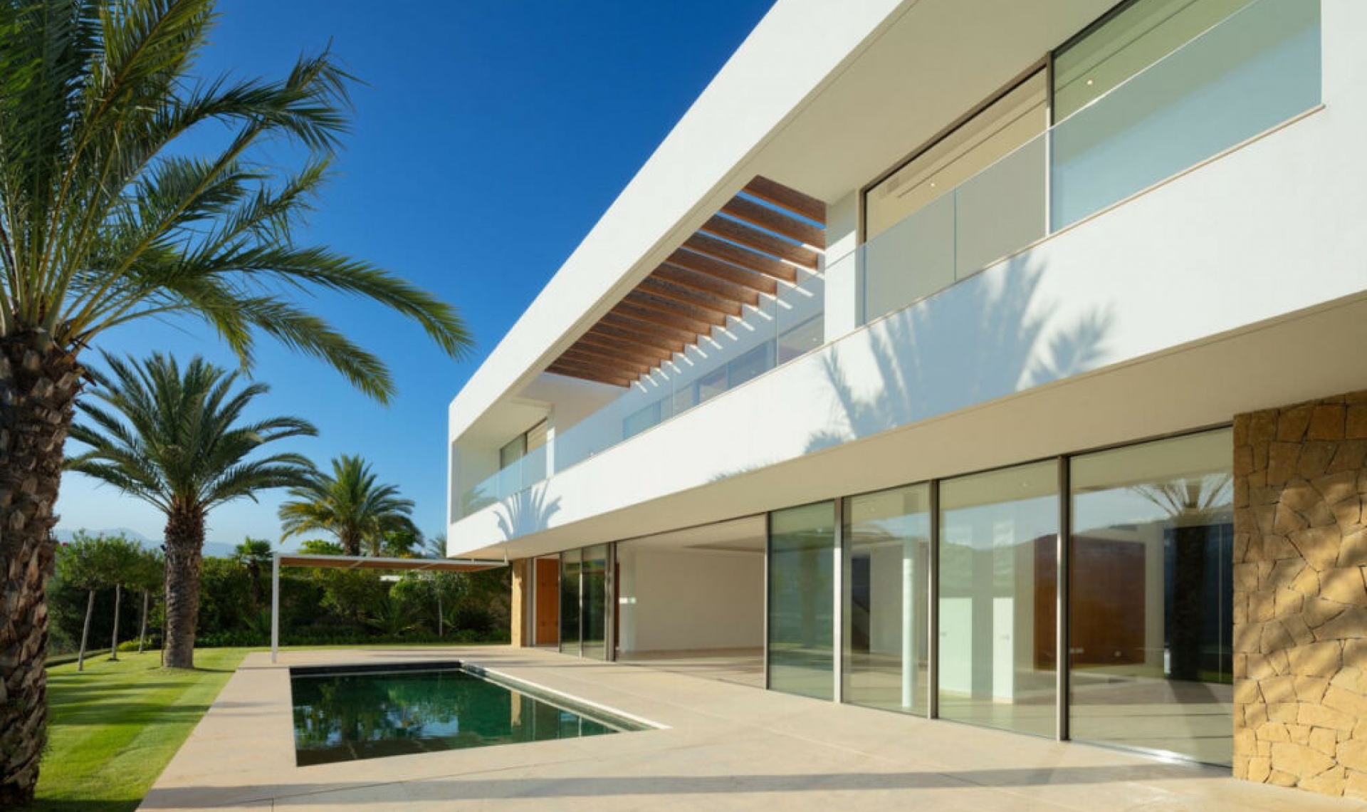 Resale - House -
Casares