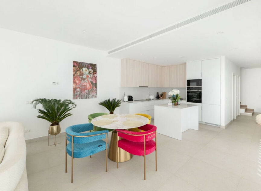 Resale - House -
Casares