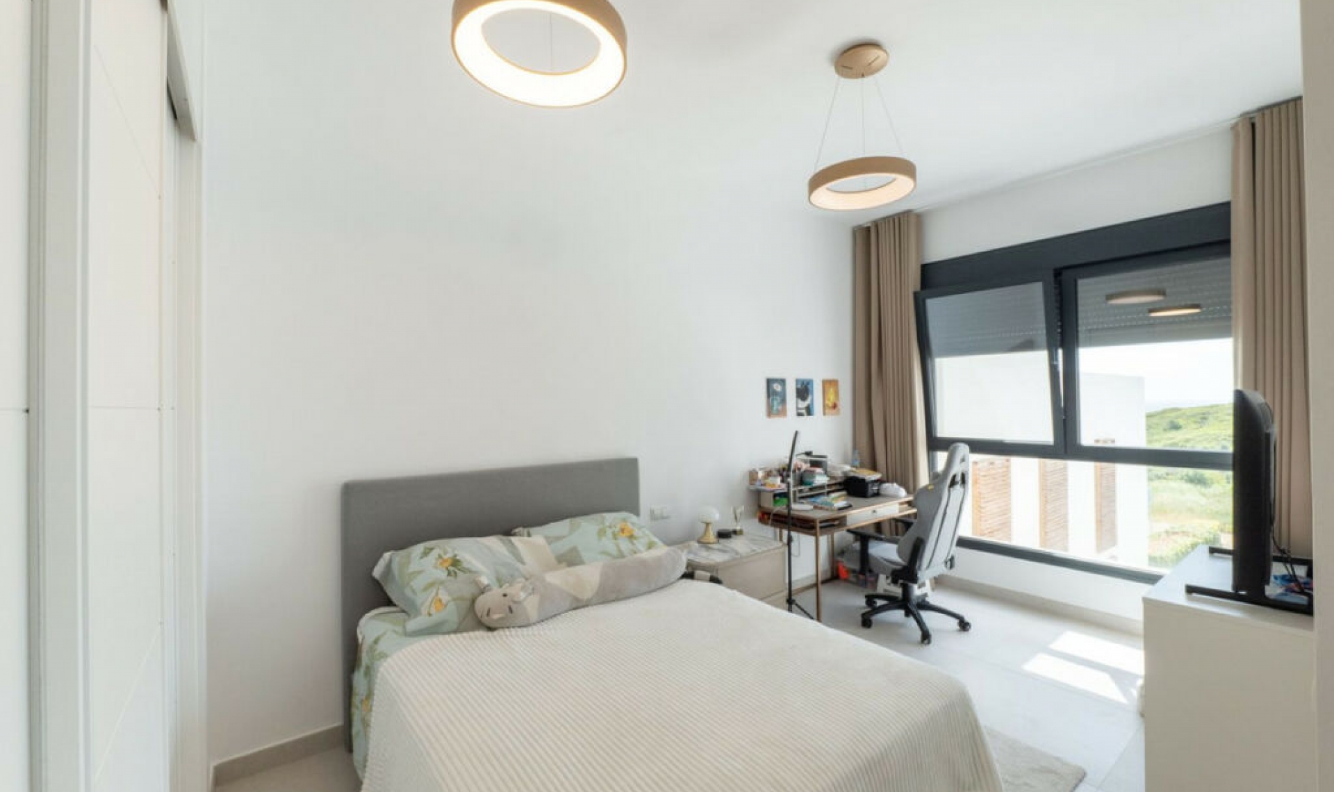 Resale - House -
Casares