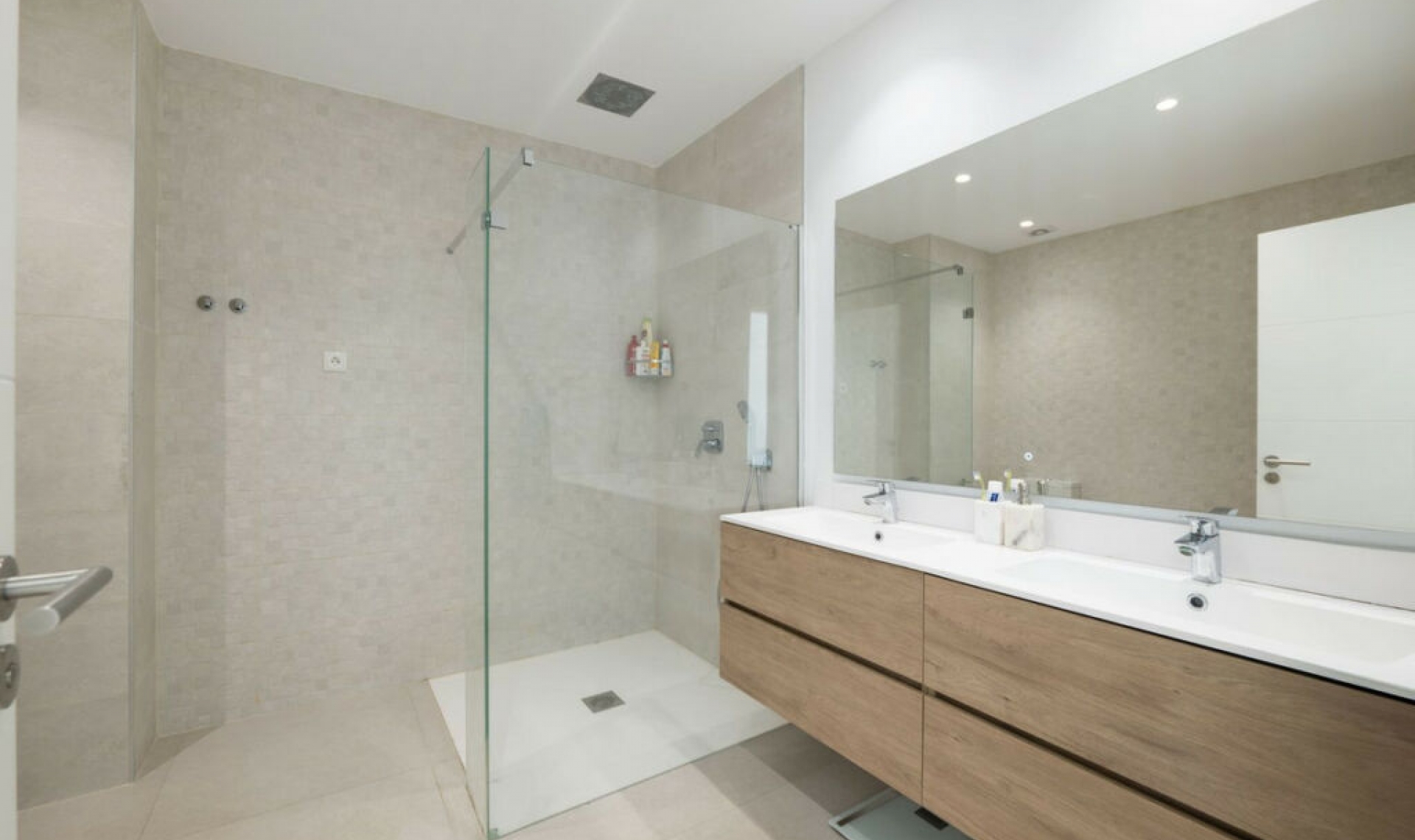 Resale - House -
Casares