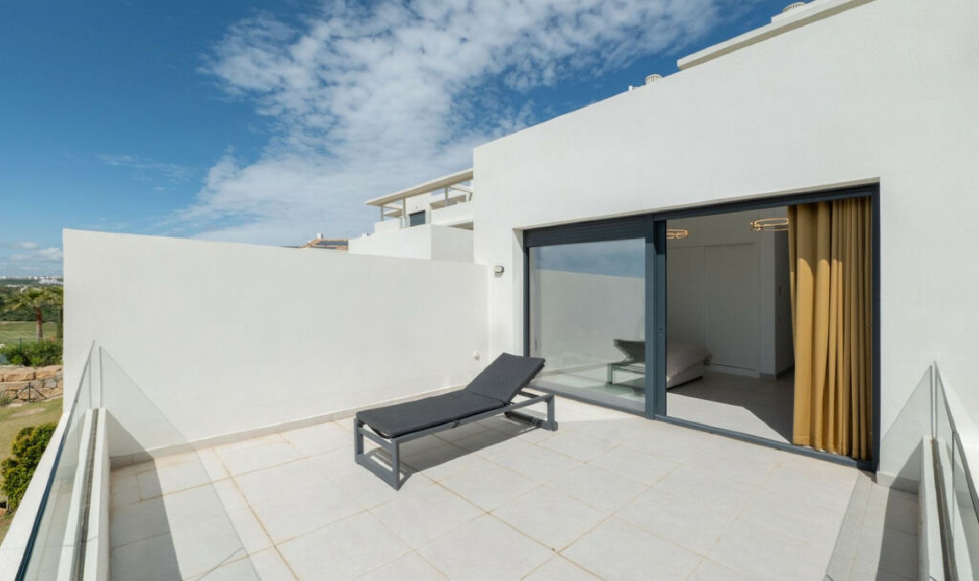 Resale - House -
Casares