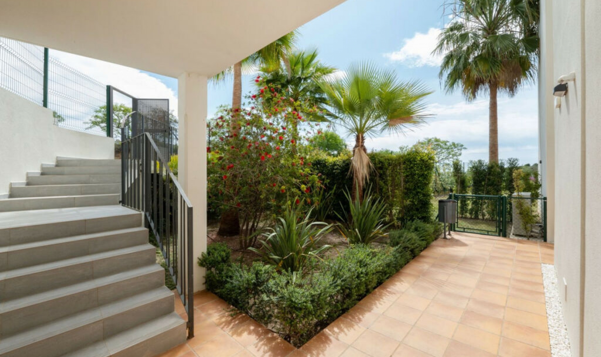 Resale - House -
Casares