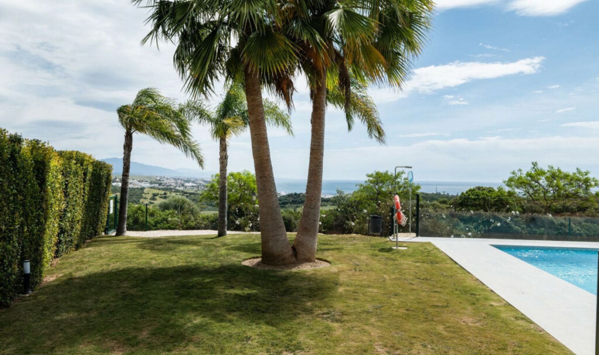 Resale - House -
Casares