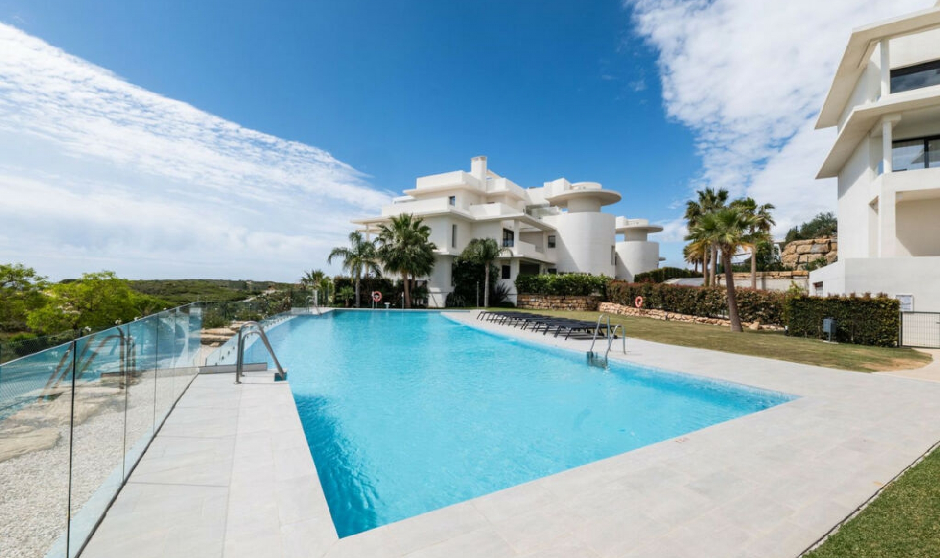 Resale - House -
Casares