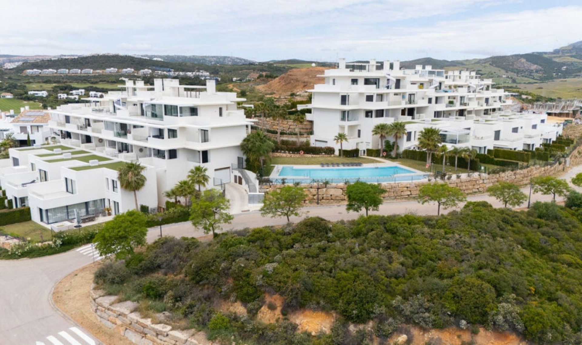 Resale - House -
Casares