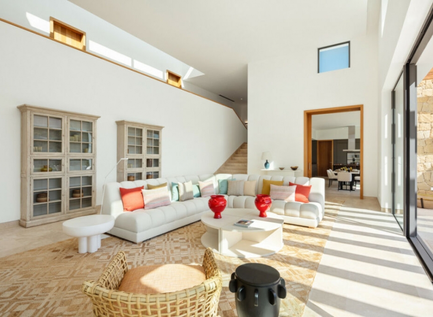 Resale - House -
Casares