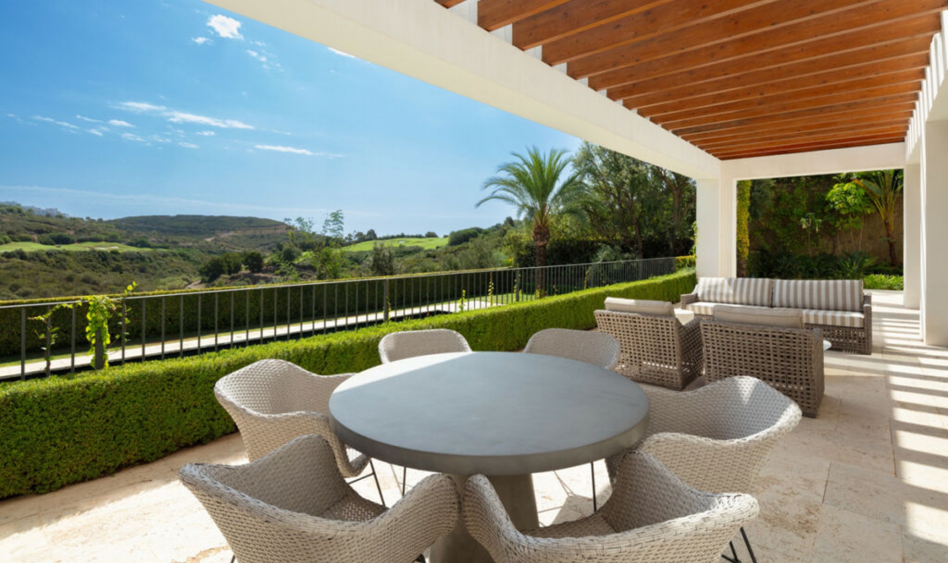 Resale - House -
Casares