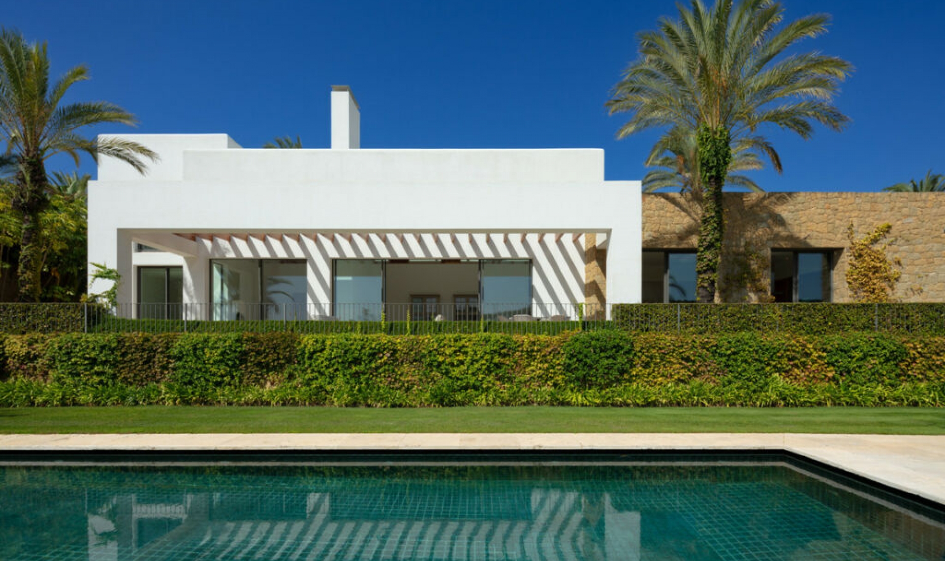 Resale - House -
Casares