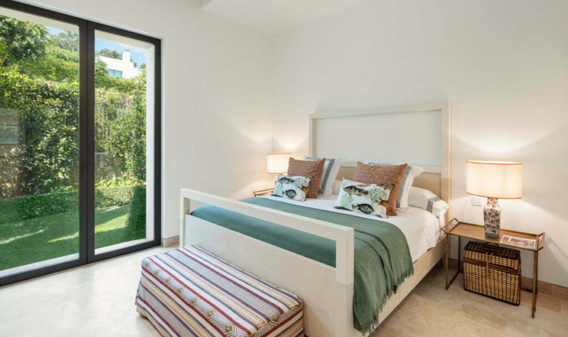 Resale - House -
Casares