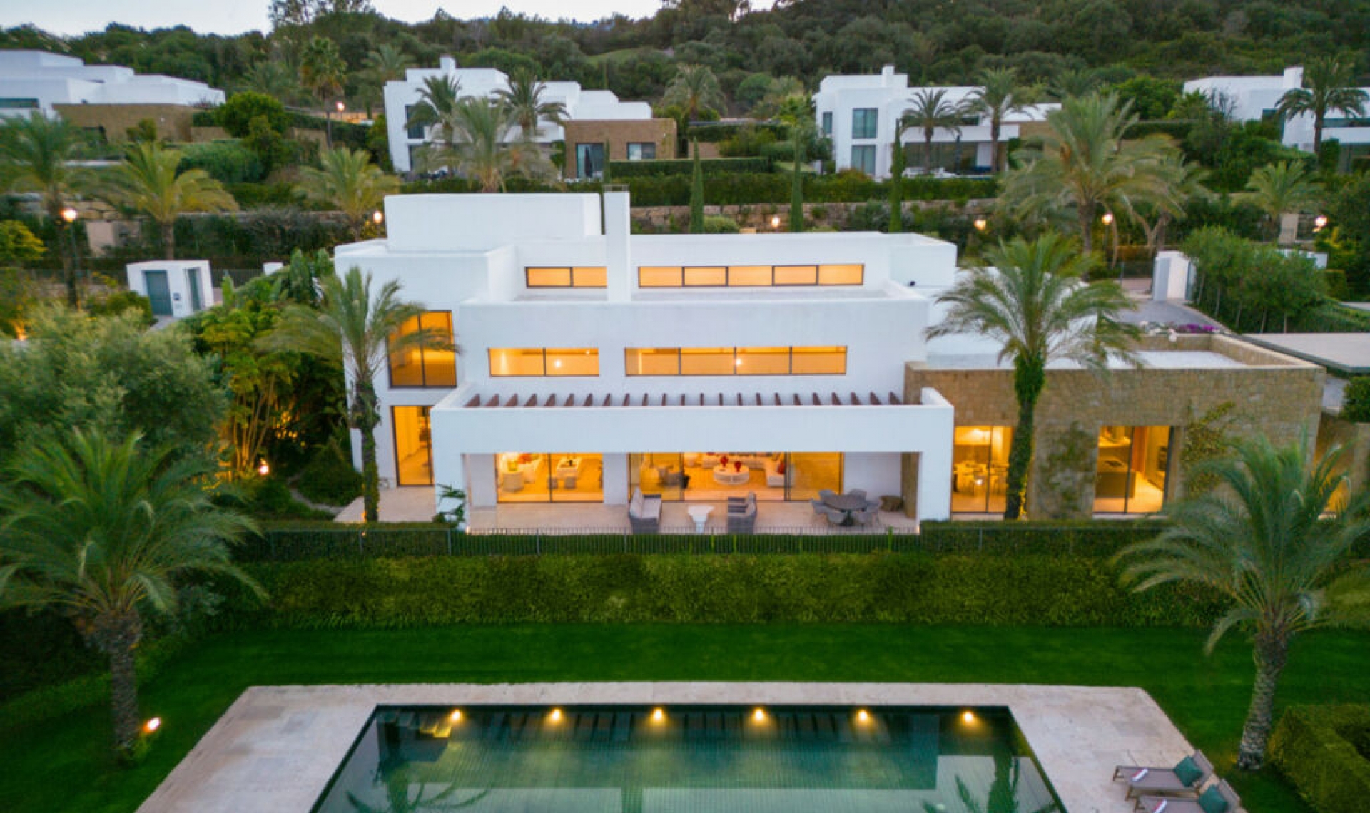 Resale - House -
Casares