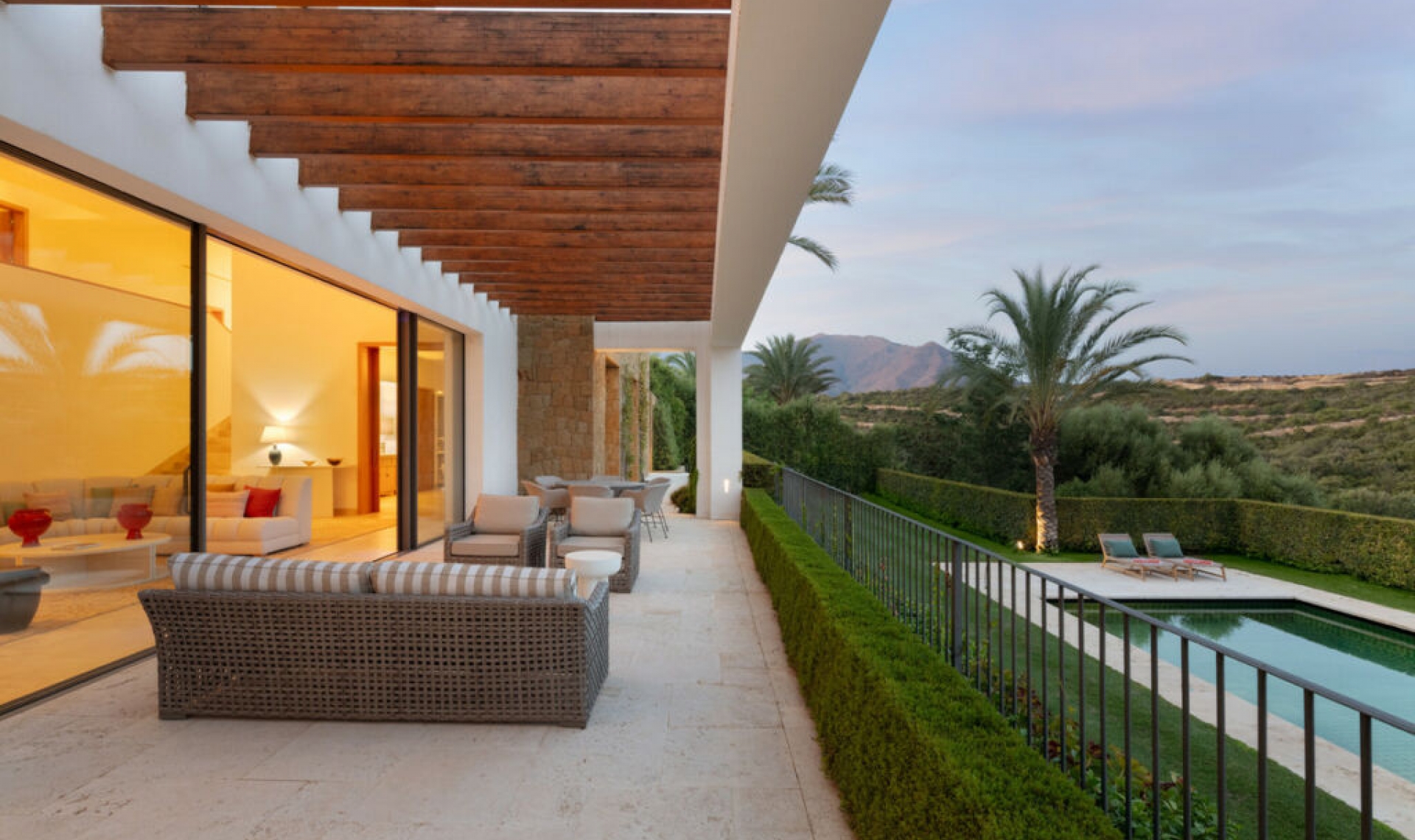 Resale - House -
Casares