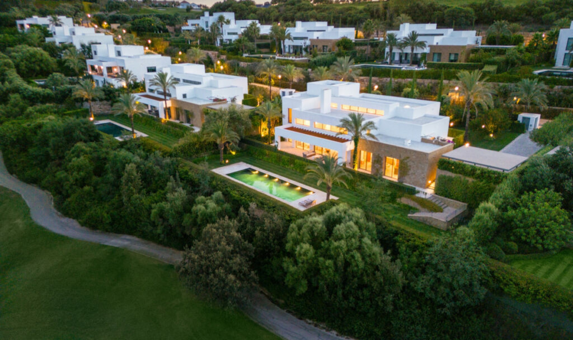 Resale - House -
Casares