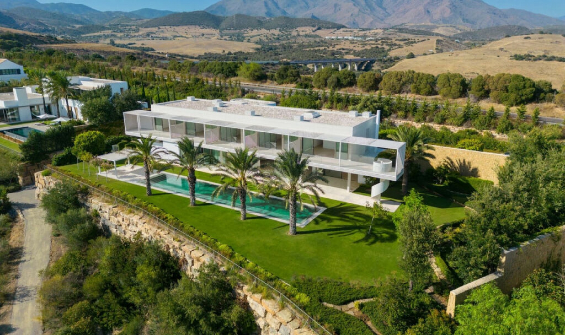 Resale - House -
Casares
