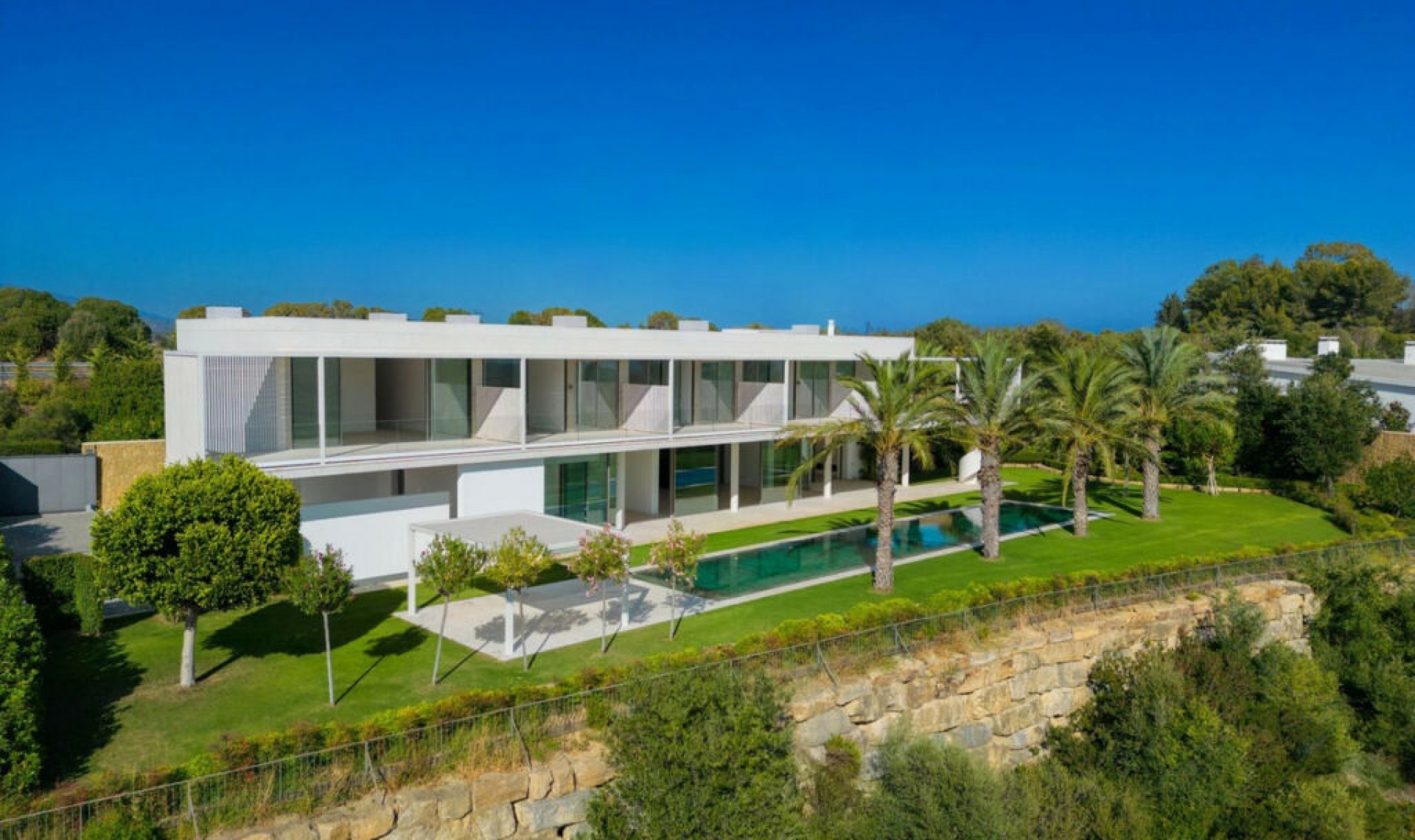 Resale - House -
Casares
