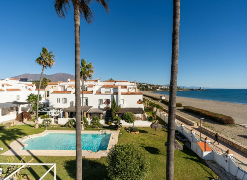 Resale - House -
Casares