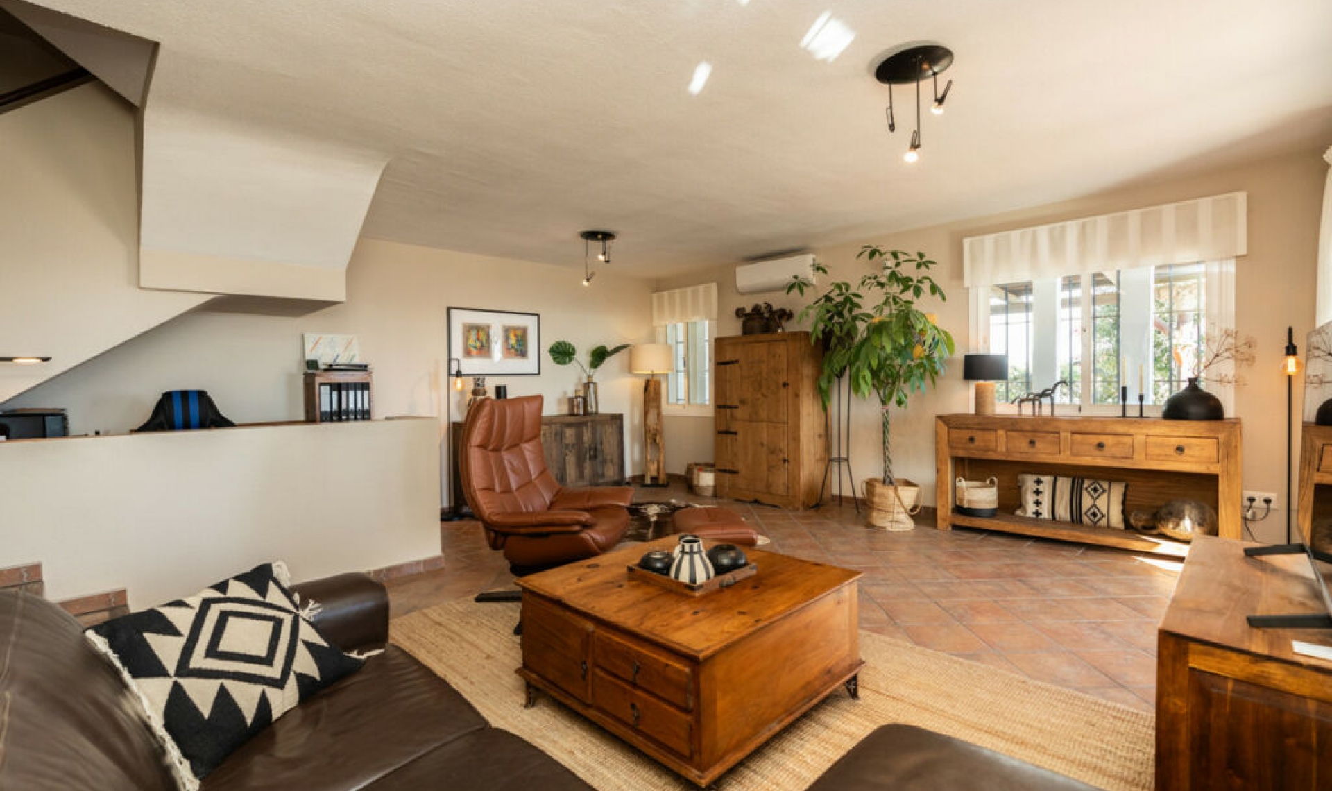 Resale - House -
Casares