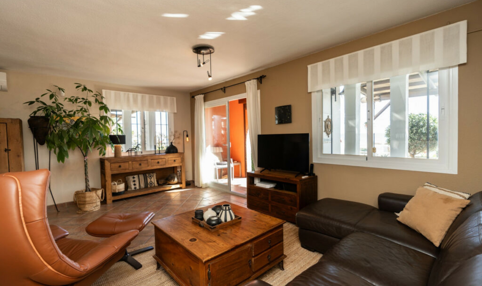 Resale - House -
Casares