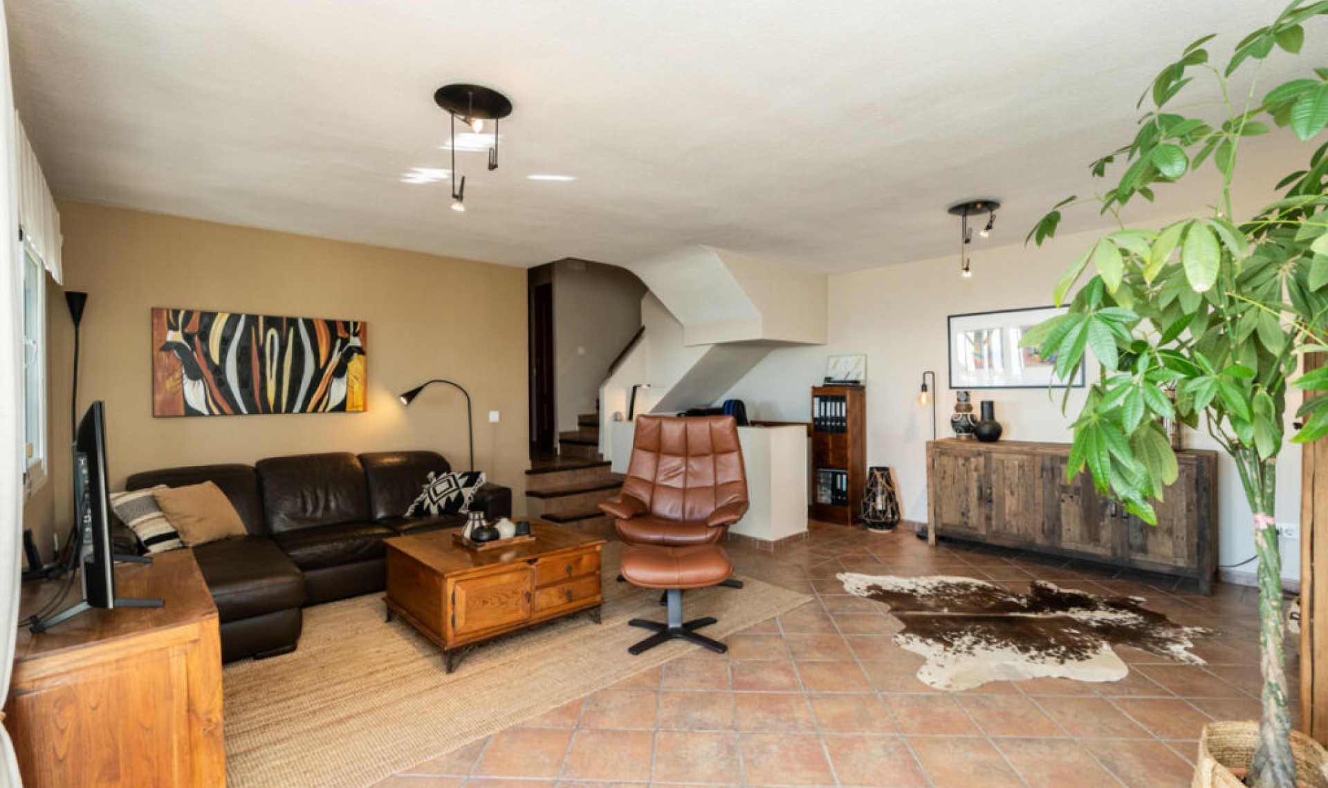 Resale - House -
Casares