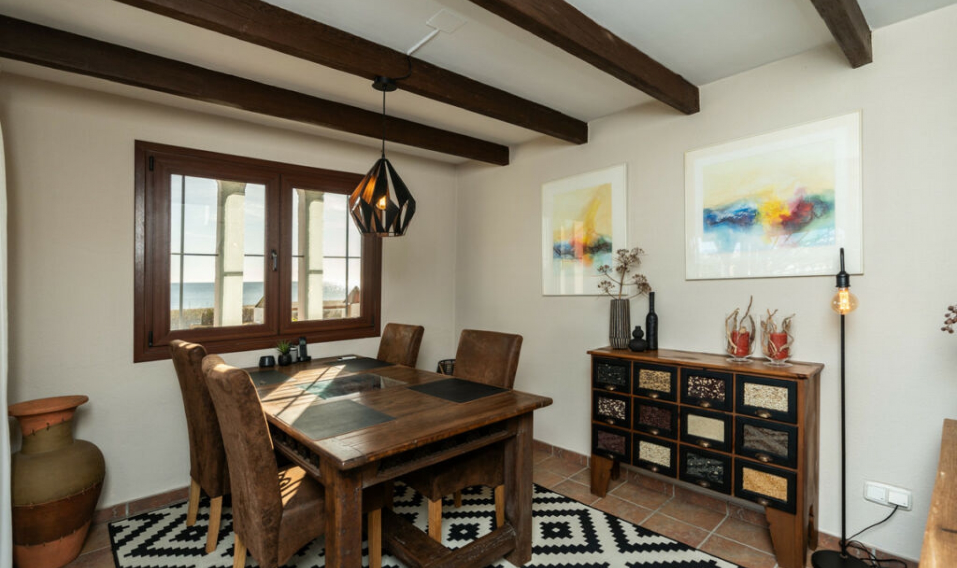 Resale - House -
Casares