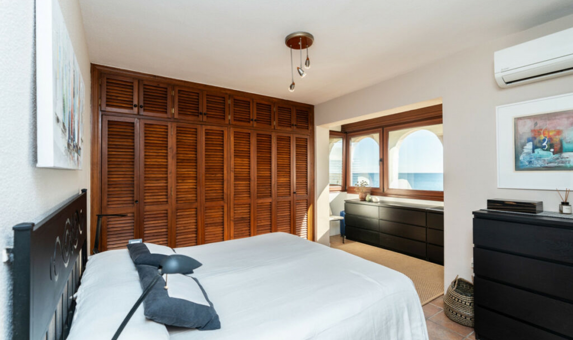 Resale - House -
Casares